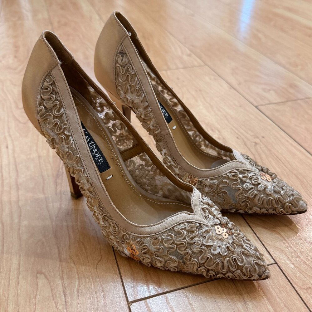 Kay Unger Sardana Sz 7M Champagne Pointed Toe Ribbon Lace Satin Dressy Heels